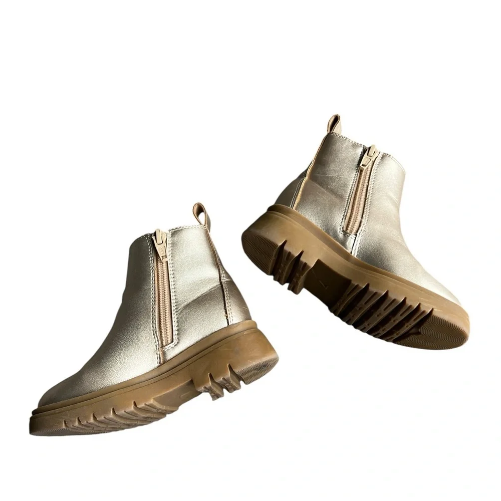 Metallic Gold Girls Chelsea Boots Size 7‎